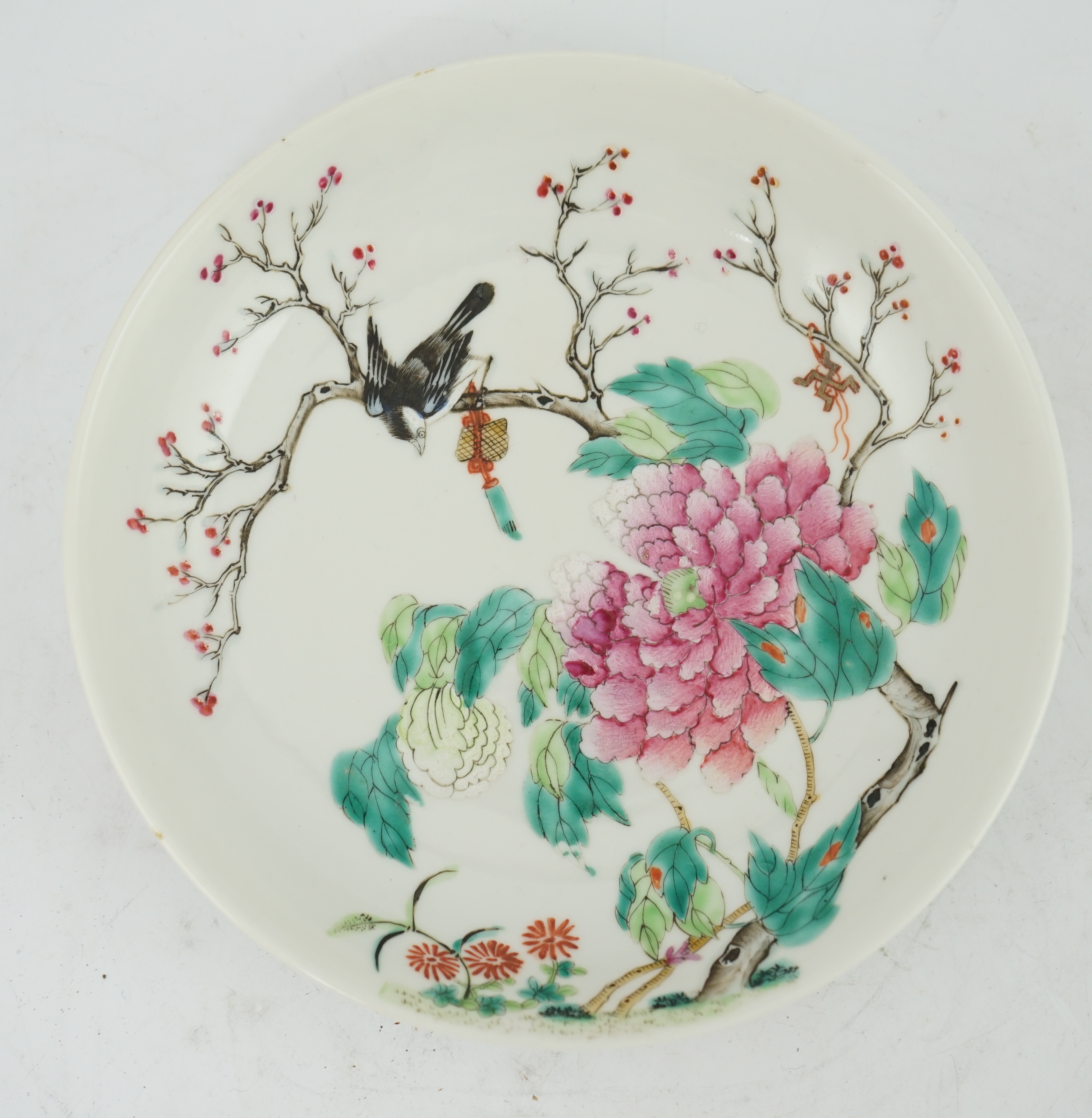 A Chinese famille rose saucer dish, late 19th century